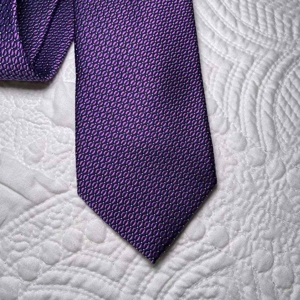 Jos A Bank Signature Collection Men's Purple Silk Tie Textured 59